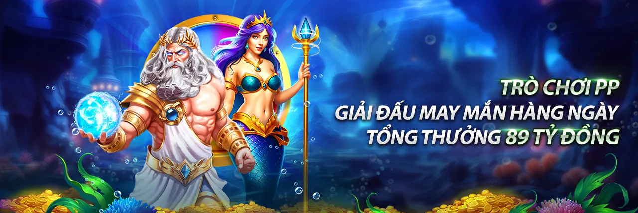 Trận đấu bóng chuyền bãi biển với pha đập bóng mạnh mẽ